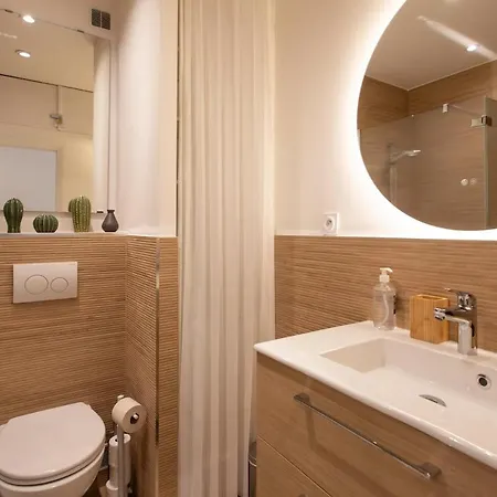 Daire #26 Staywizus - Idealy Located Flat Ac 2mins Walk To Sea Balcony Nice