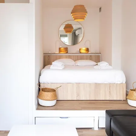 #26 Staywizus - Idealy Located Flat Ac 2mins Walk To Sea Balcony Nice