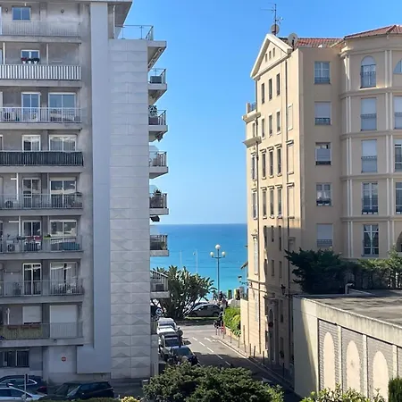 #26 Idealy Located Flat Ac 2mins Walk To Sea Balcony