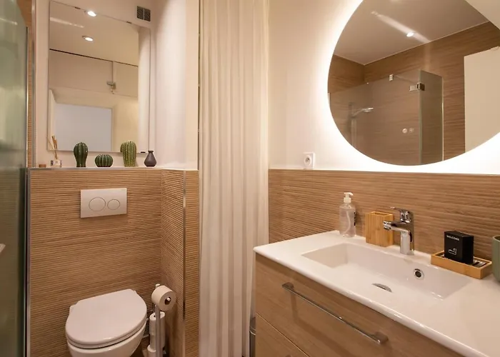 Appartamento #26 Idealy Located Flat Ac 2mins Walk To Sea Balcony Nizza