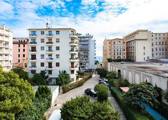 #26 Idealy Located Flat Ac 2mins Walk To Sea Balcony