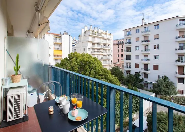 #26 Idealy Located Flat Ac 2mins Walk To Sea Balcony