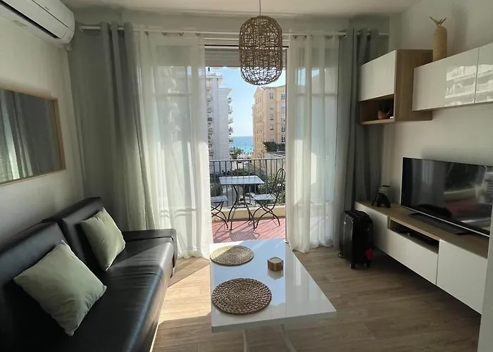 Appartamento #26 Idealy Located Flat Ac 2mins Walk To Sea Balcony