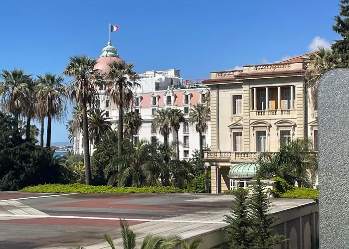 #26 Idealy Located Flat Ac 2mins Walk To Sea Balcony *